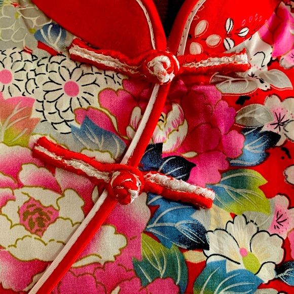 NK 100% Silk Cheongsam Mandarin Dress with frog closures and red trim - Picture 2 of 4